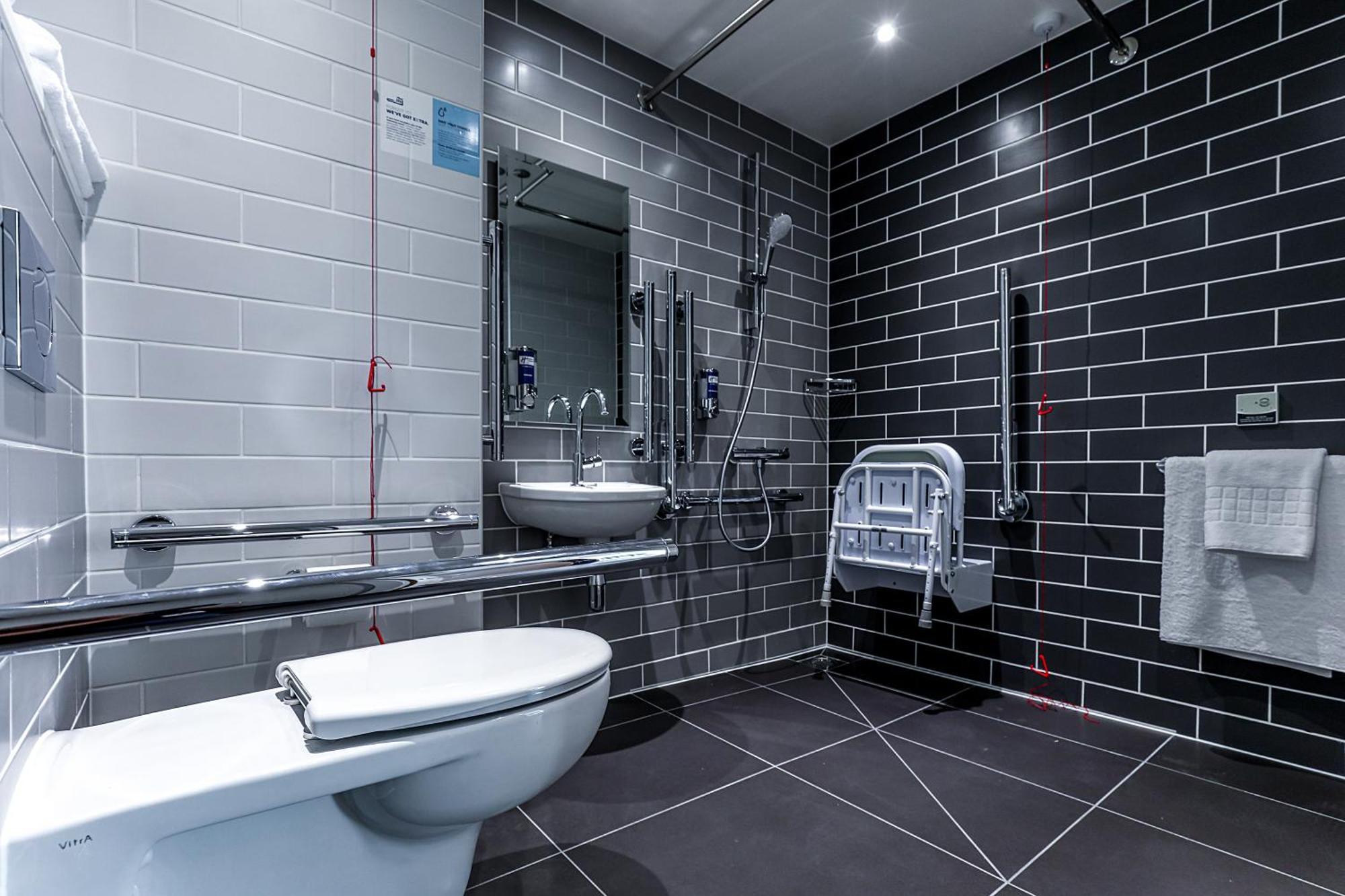 Holiday Inn Express - Exeter - City Centre By Ihg Exteriör bild